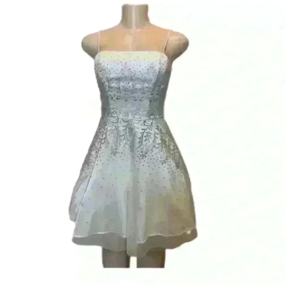 Masquerade Dresses & Skirts - MASQUERADE DRESS SIZE 3/4